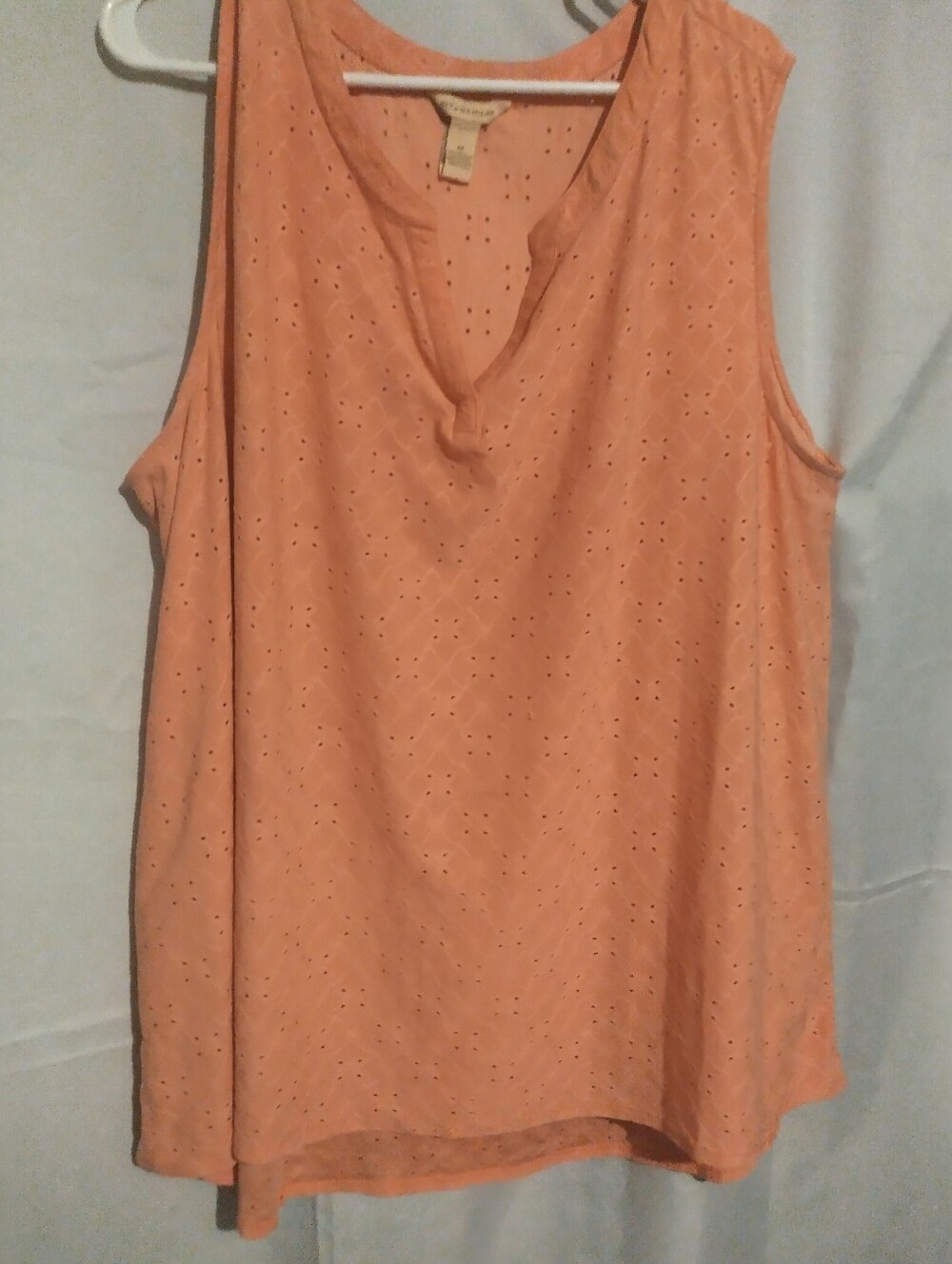 🖤4/$10 Bit & Bridle Peach Eyelet V-Neck Sleeveless Tank